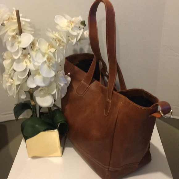 Leather Carry- All tote in Cognac - Picture 2 of 10